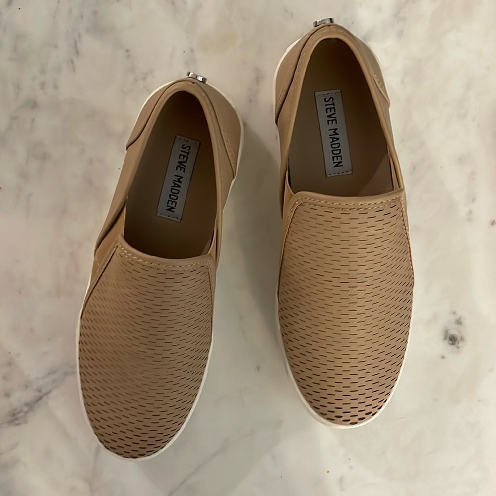 Steve Madden slip on sneakers